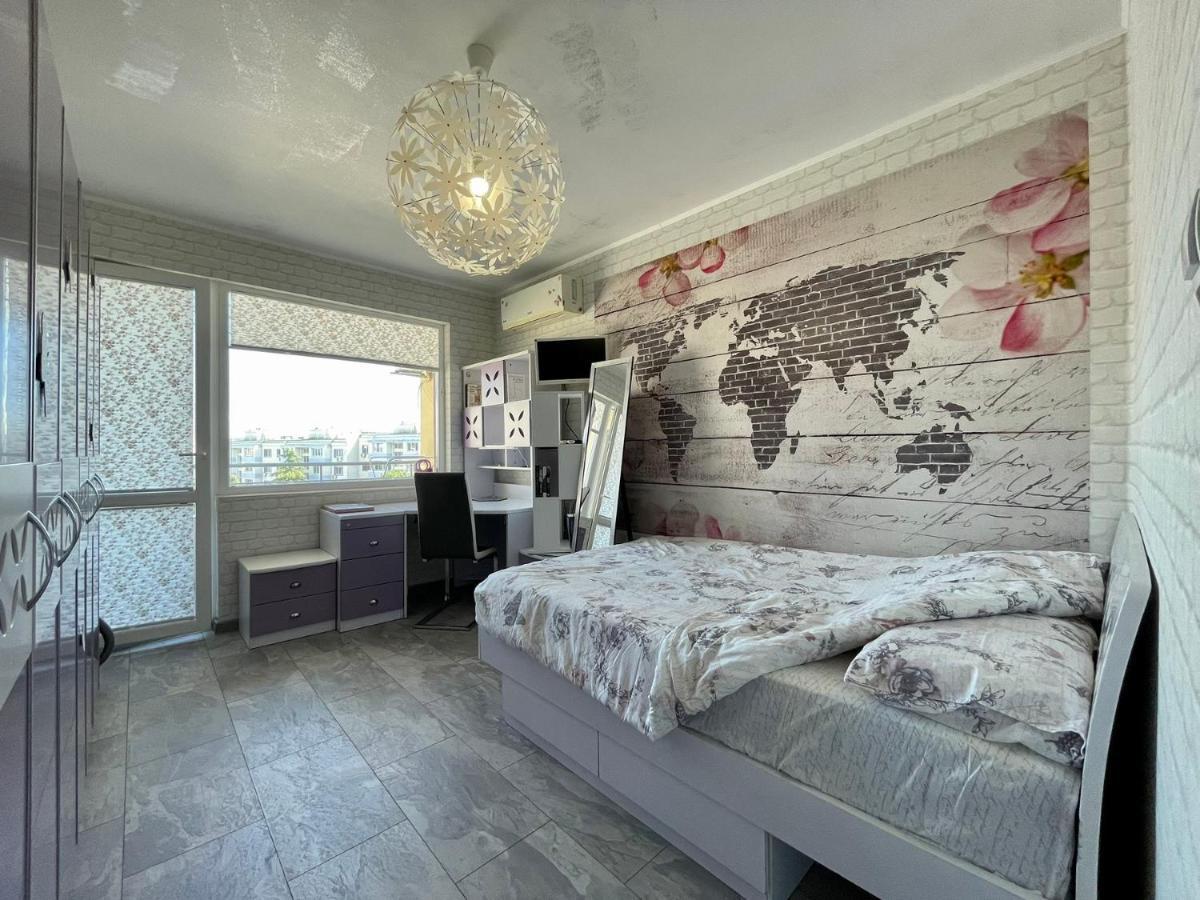 Апартамент Чаролит / Apartment Charoite ブルガス エクステリア 写真